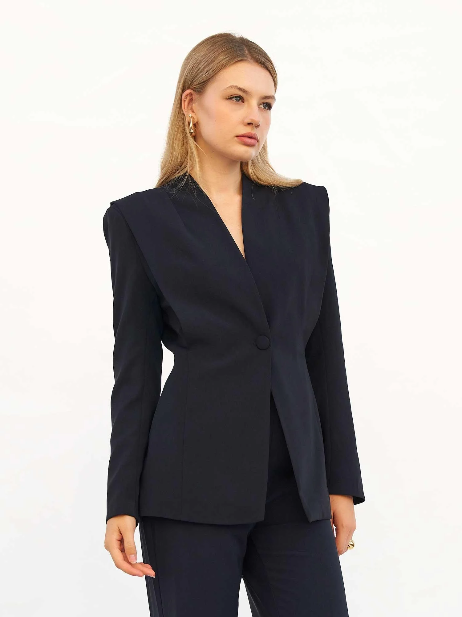 Padded V-Neck Blazer Jacket in Dark Navy - Lefon - by Peralane - photo 7