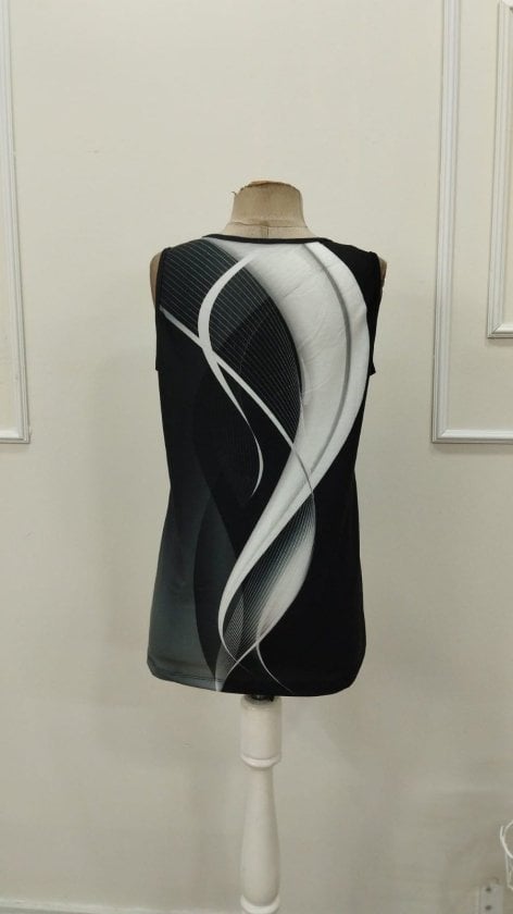 Women's Sleeveless Heart V-Neck Bird's Eye Patterned Suprem Top - Janes - by Peralane - photo 6