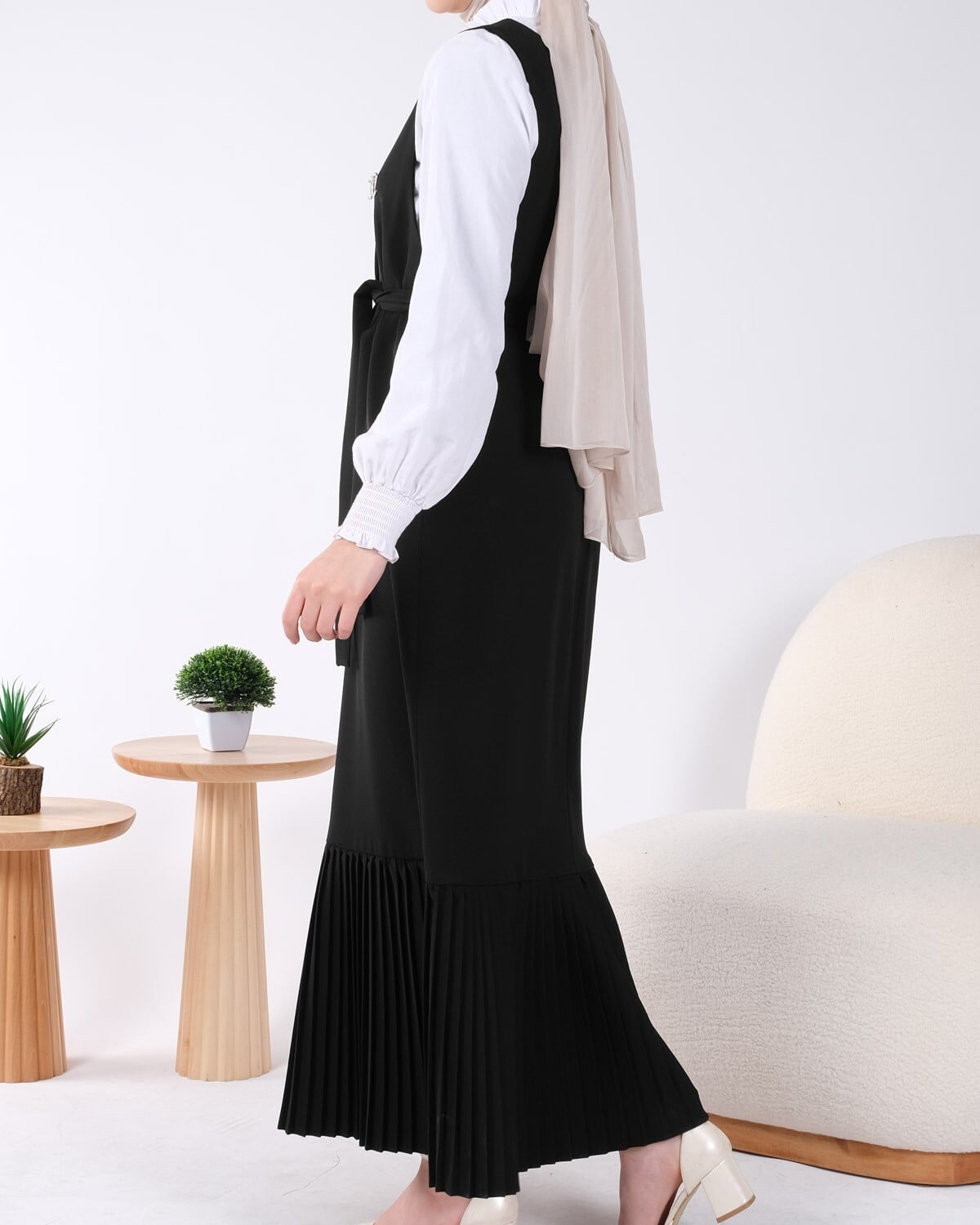 Black Pleated Pinafore Dress with Belt and White Blouse Set - Podyumplus - by Peralane - photo 5