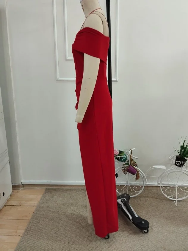 Red Off-Shoulder Maxi Dress with Knotted Neckline and Side Ruching - Janes - by Peralane - photo 5