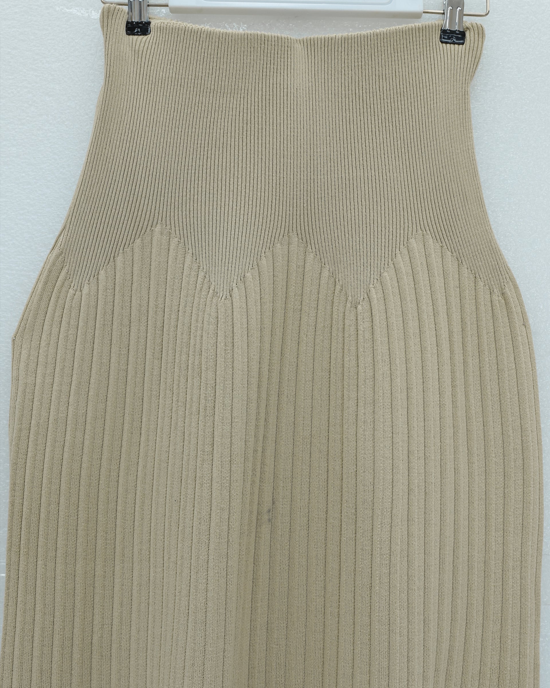 Cream Ribbed Knit Midi Skirt with Scalloped Waistband - Podyumplus - by Peralane - photo 4
