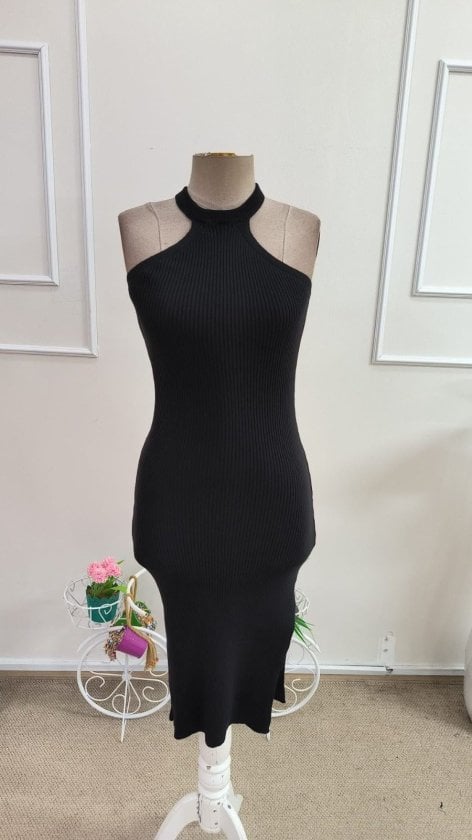 Women's Black Ribbed Knit Midi Dress with Halter Neckline and Side Slit - Janes - by Peralane - photo 4