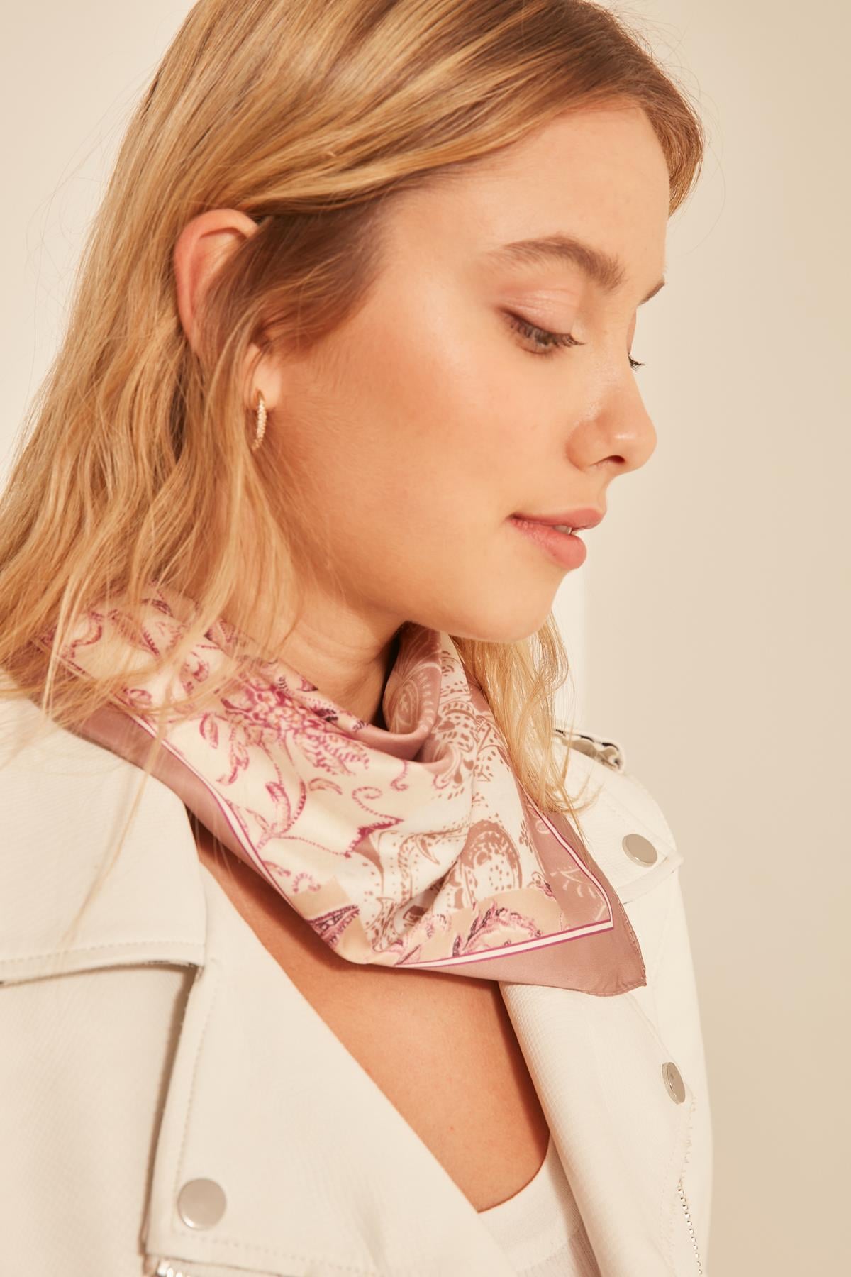 Small Floral Print Bandana Scarf 50x50 cm - Nesvay - by Peralane - photo 3