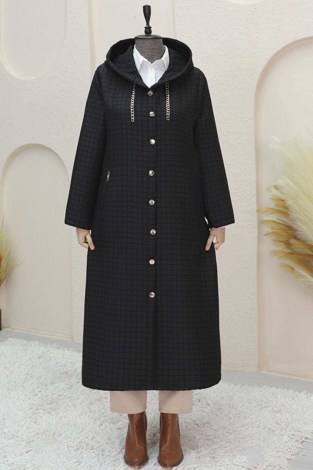 Women's Long Quilted Coat with Chain Collar - Black - Podyumplus - by Peralane - photo 5