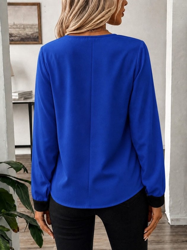 Women's Long-Sleeved Asymmetric Neckline Crepe Blouse with Buttons - Janes - by Peralane - photo 3