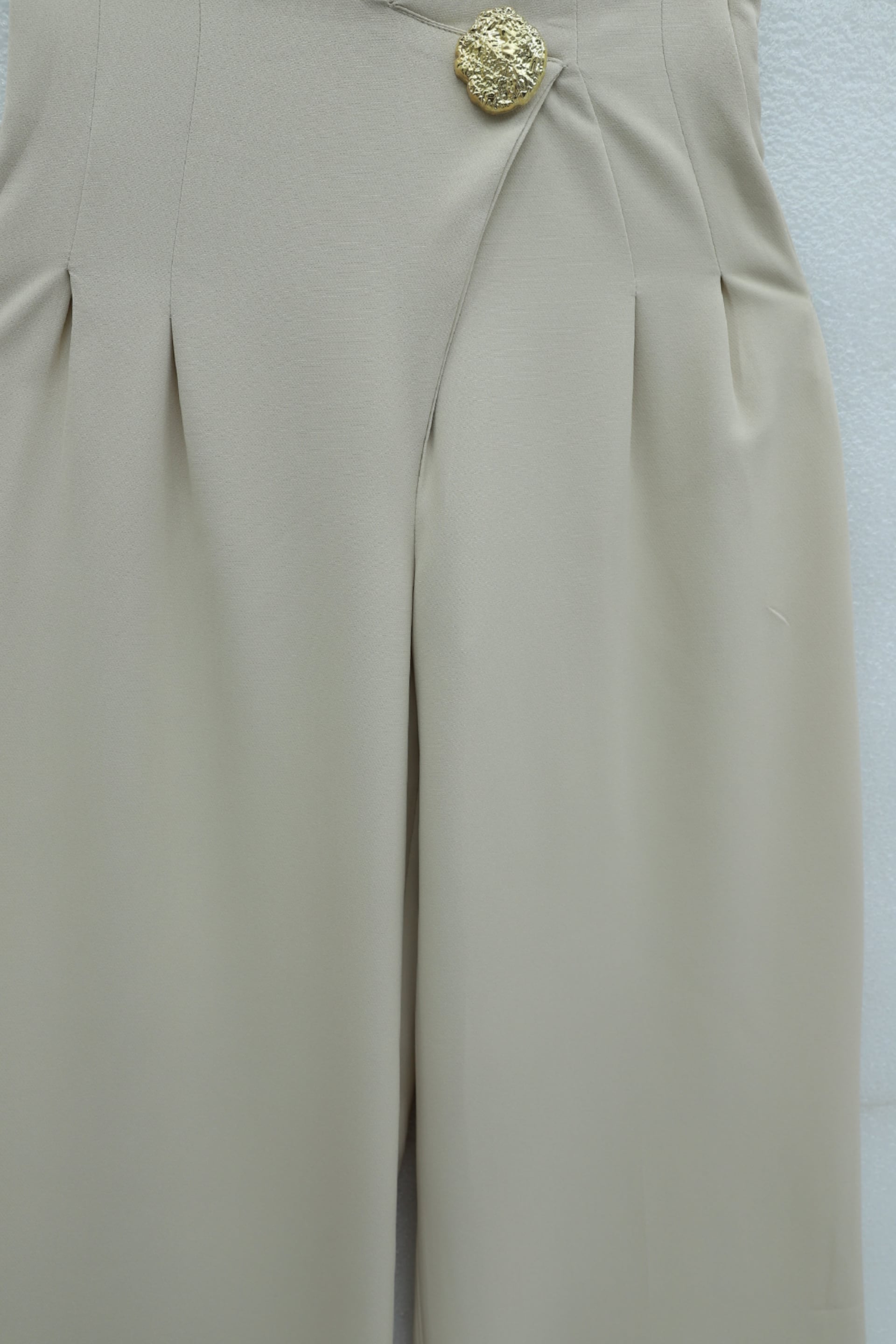 Side Zip Brooch Pleat Wide Leg Crepe Trousers - Beige - Podyumplus - by Peralane - photo 6