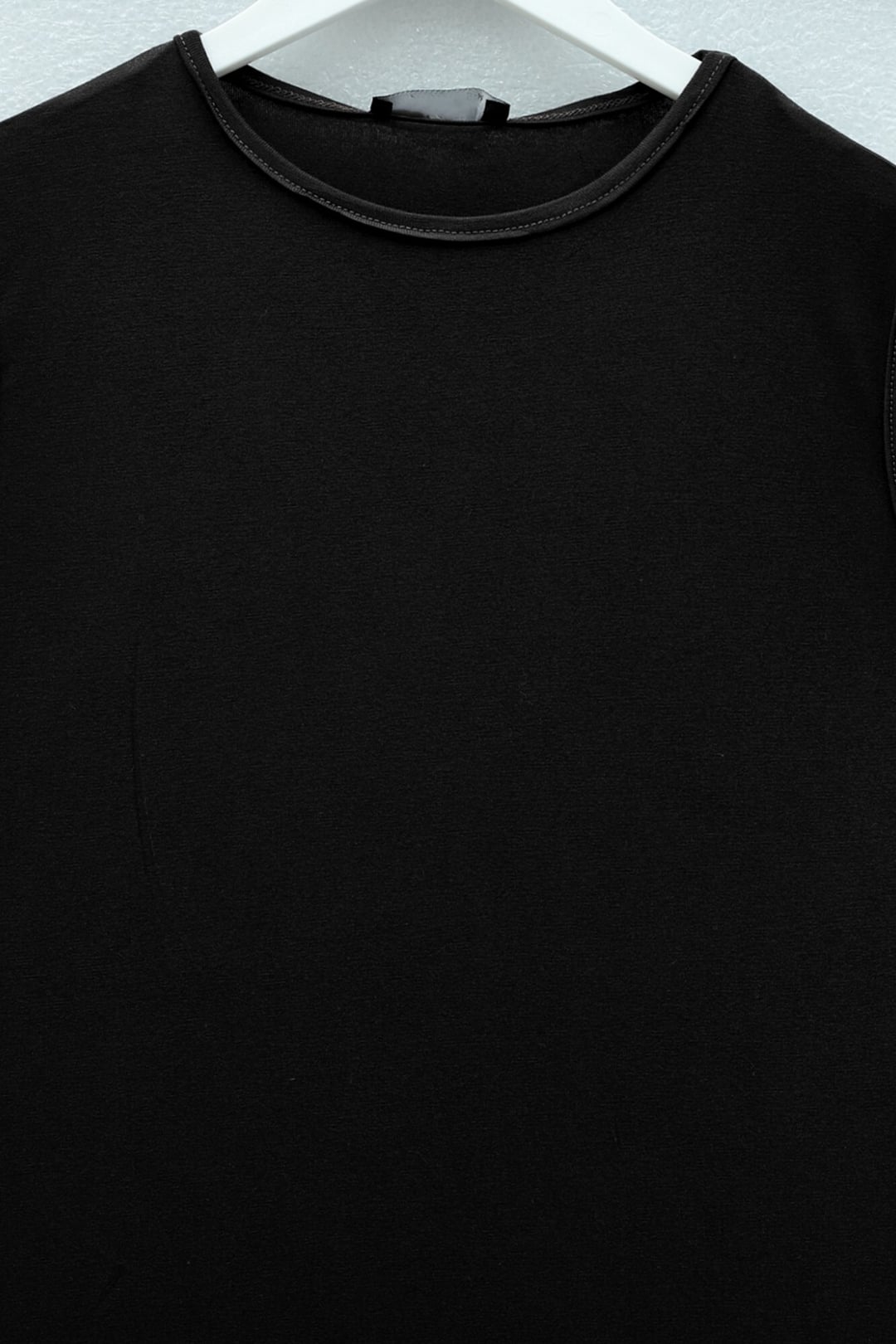 Sleeveless Cycle Neck Jersey Top - Black - Podyumplus - by Peralane - photo 2