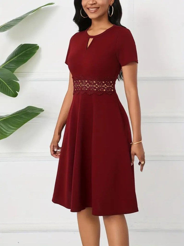 Women's Short-Sleeve Round Neck Keyhole Detail Dress in Deep Red - Janes - by Peralane - photo 3