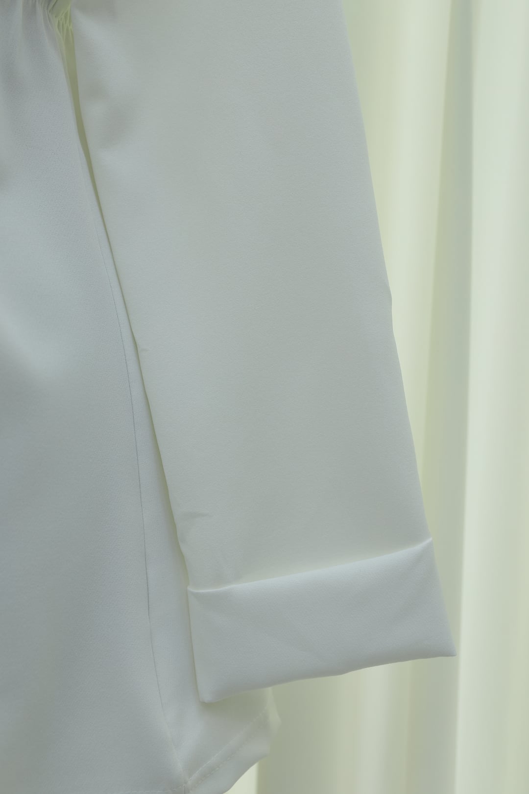 White Elasticated Waist One-Button Crepe Kimono with Folded Sleeves - Podyumplus - by Peralane - photo 8