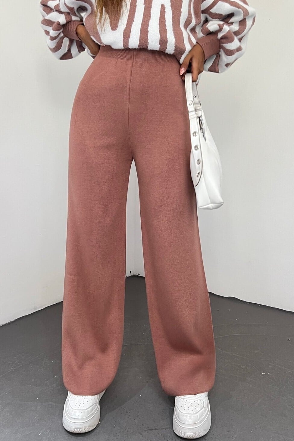 Wide-Leg Knit Trousers in Muted Rose - Podyumplus - by Peralane - photo 3