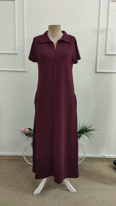 Women's Long-Sleeved Collared V-Neck Jersey Dress in Burgundy - Janes - by Peralane - photo 5