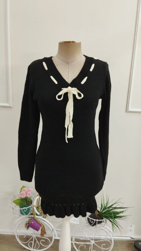 Women's Long-Sleeved V-Neck Knit Dress with Tie Detail - Janes - by Peralane - photo 7