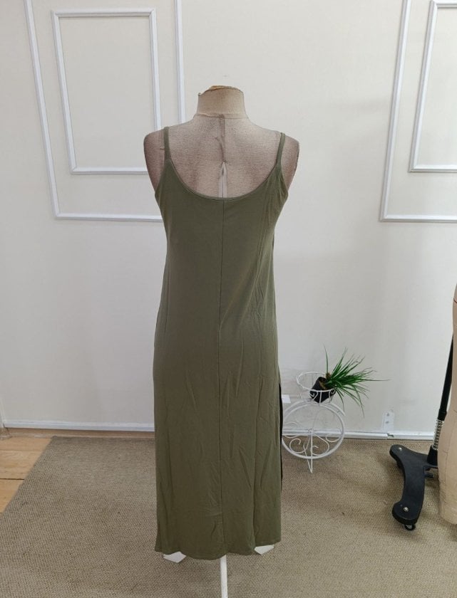 Women's Sleeveless Olive Green Maxi Dress with Side Slits - Janes - by Peralane - photo 5