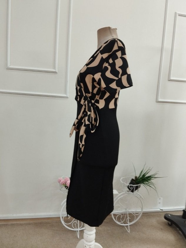Women's Short-Sleeve Wrap Dress with Tie Waist, Abstract Print Top and Black Skirt - Janes - by Peralane - photo 6