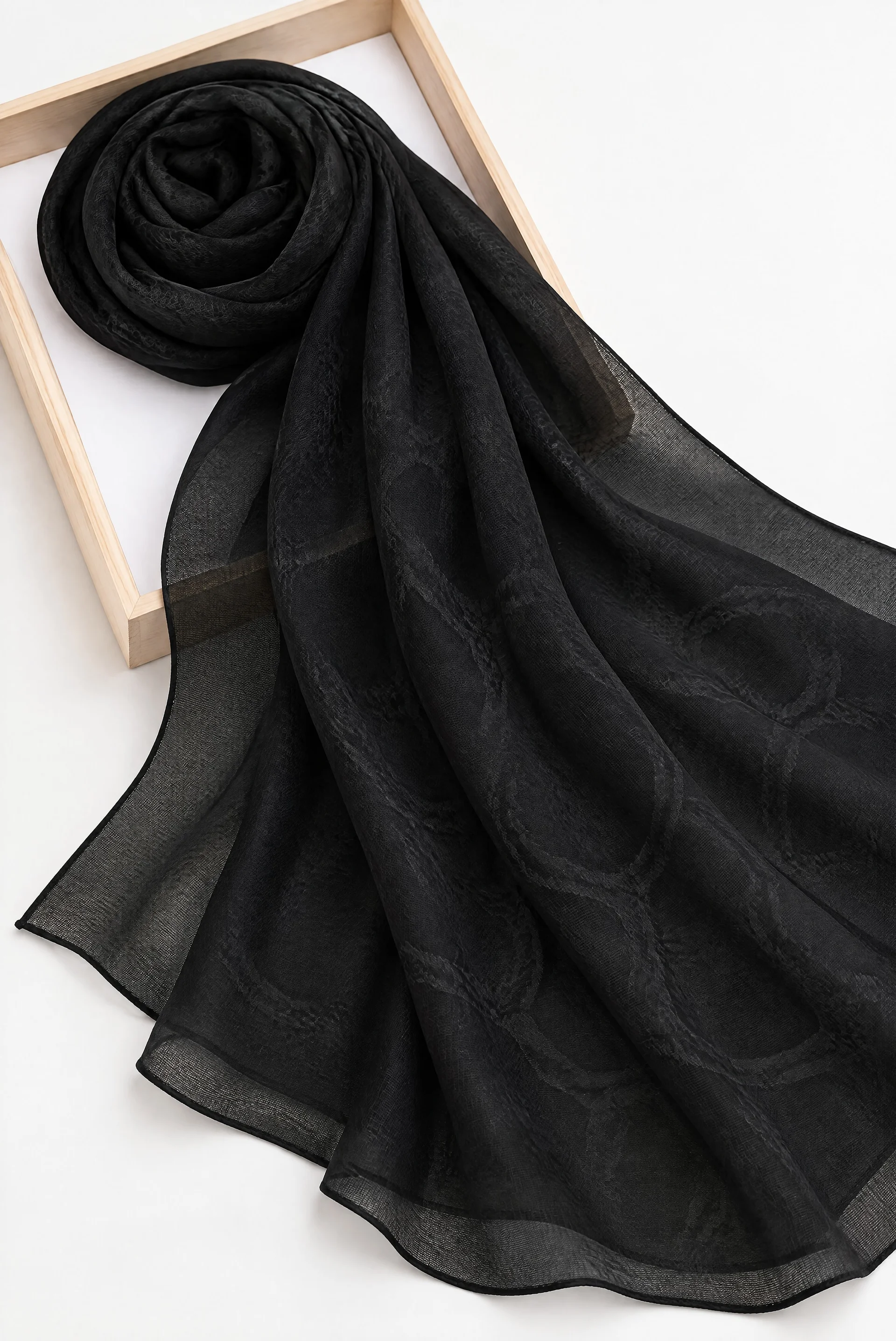 Chain Patterned Jacquard Shawl - Black - Podyumplus - by Peralane