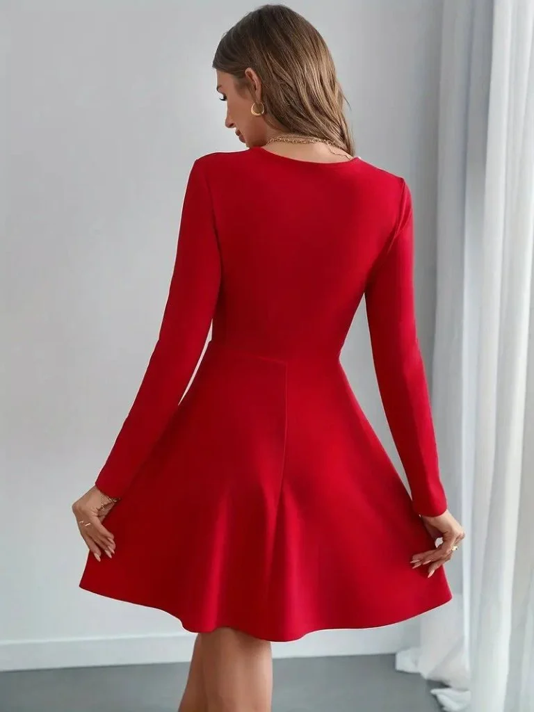 Women's Long-Sleeved V-Neck Dress with Pearl Trim - Janes - by Peralane - photo 2