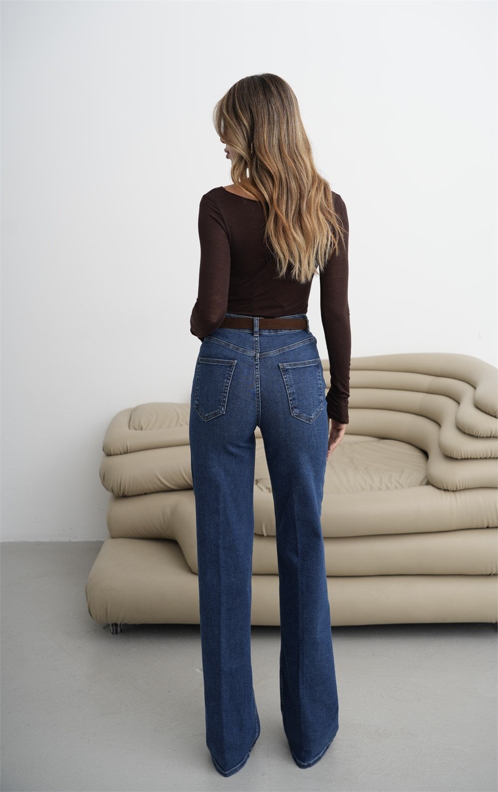 High Waist Wide Leg Jeans with Belt Detail in Dark Blue - Lacarino Jeans - by Peralane - photo 7