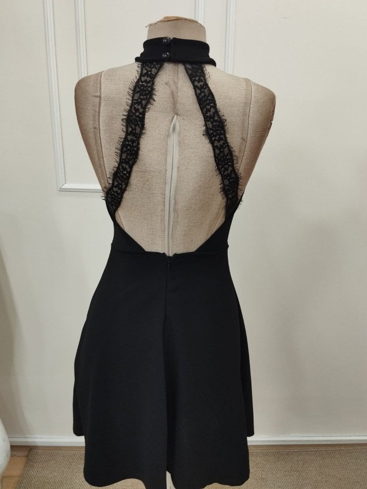 Women's Black Sleeveless Halter Neck Keyhole Dress with Flared Skirt - Janes - by Peralane - photo 8