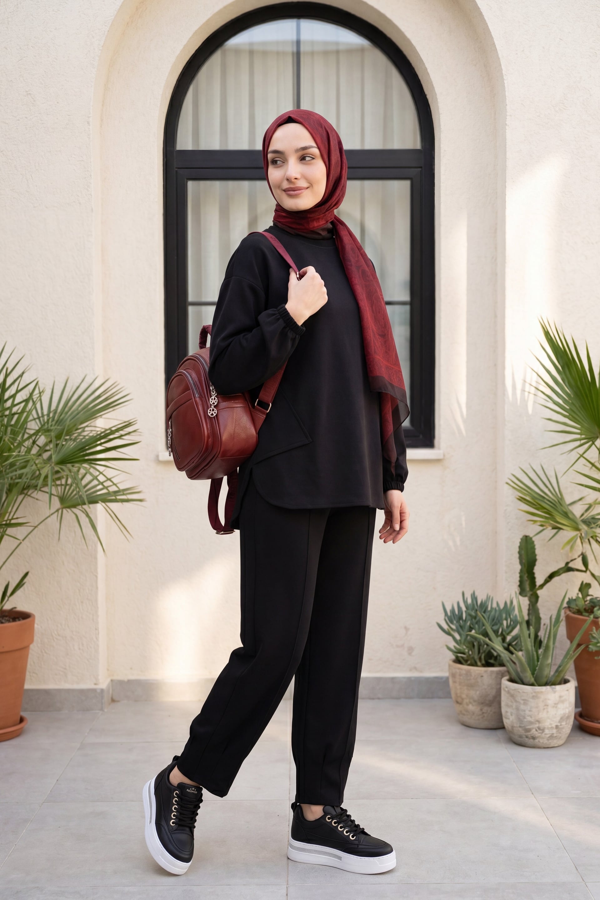 Long-Sleeved Tunic and Trousers Modest Set in Black - Podyumplus - by Peralane - photo 2