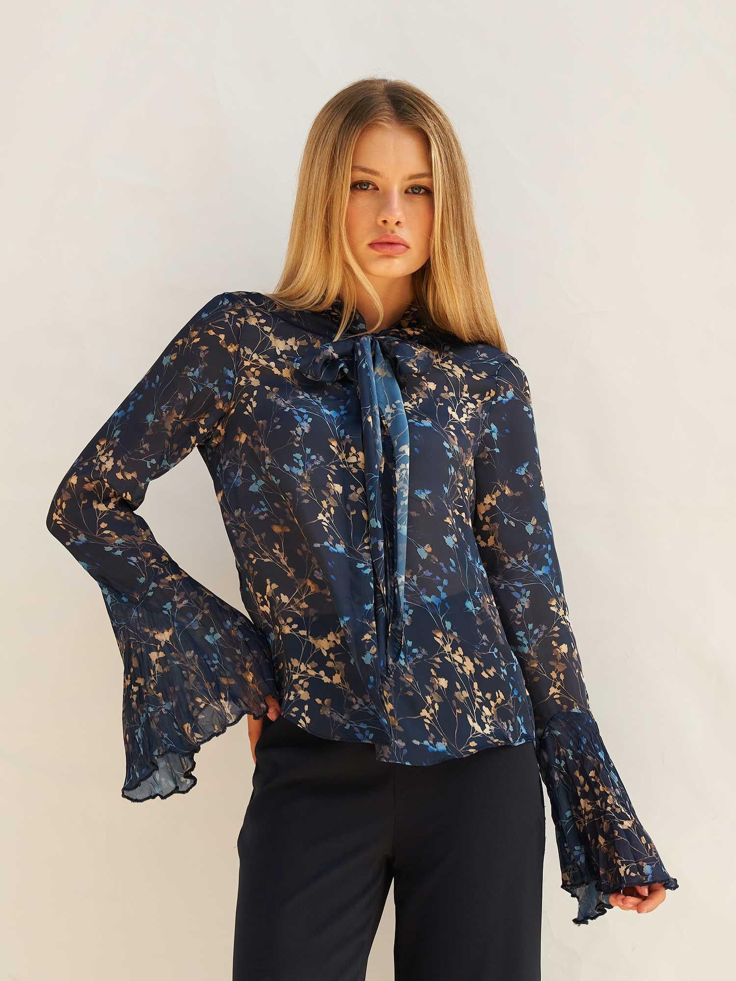 Floral Print Long-Sleeved Blouse with Pussy Bow Neckline - Lefon - by Peralane