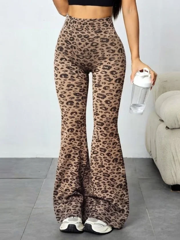Women's High-Waisted Flared Leopard Print Ribbed Knit Trousers - Janes - by Peralane - photo 2