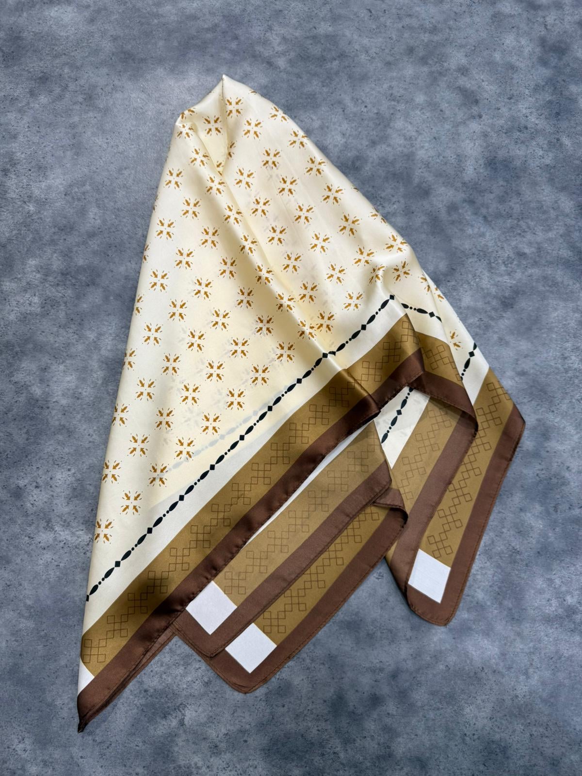 90x90 cm Cream Floral Print Square Scarf – Pack of 4 - Nesvay - by Peralane - photo 2