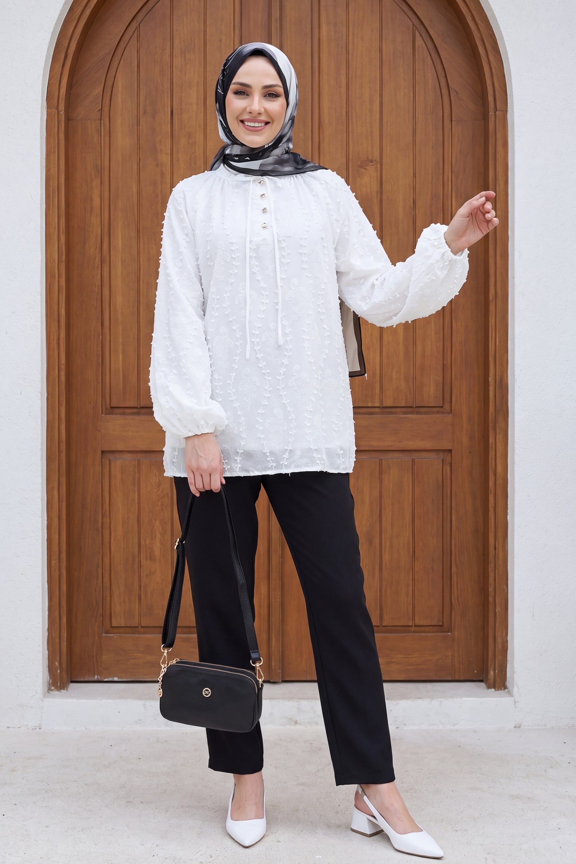 White Oversize Tunic with Embroidered Floral Pattern and Tie Neck - Podyumplus - by Peralane - photo 6