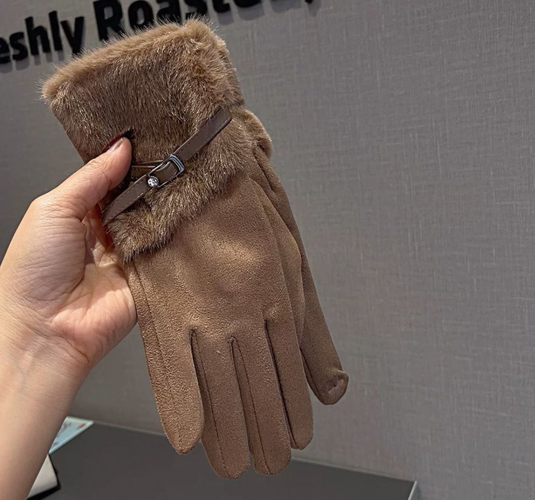 16029-1 Faux Fur Cuff Touchscreen Gloves with Strap Buckle - Nesvay - by Peralane - photo 2