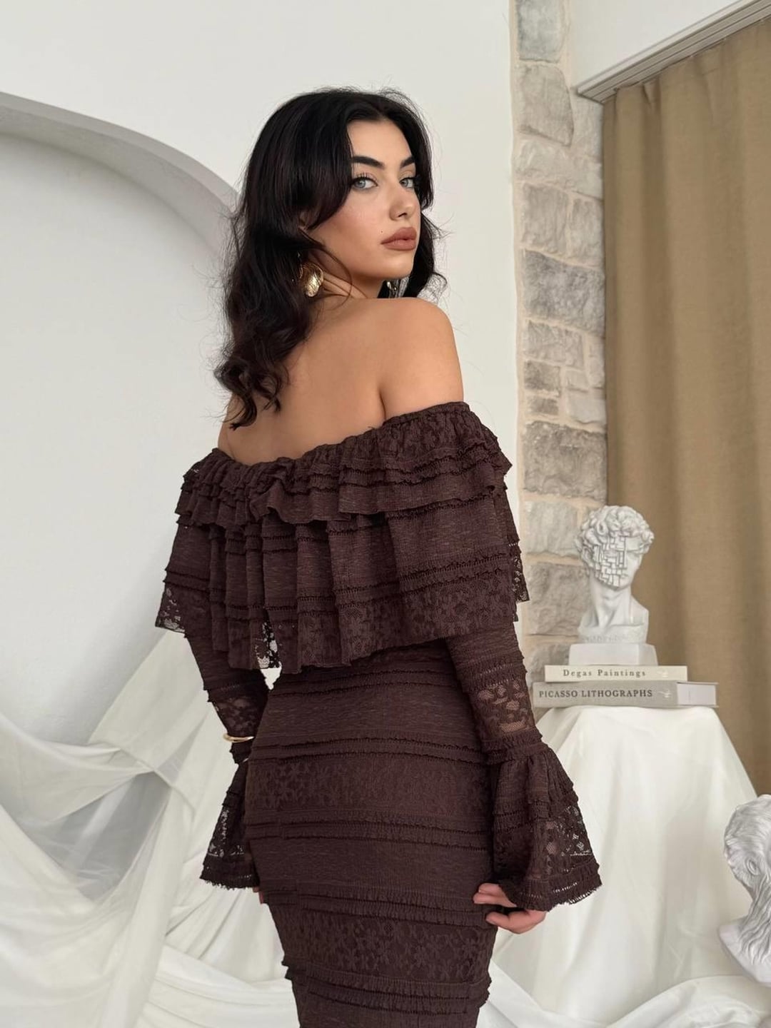 Brown Off-Shoulder Lace Dress with Flared Sleeves - Etika - by Peralane - photo 5