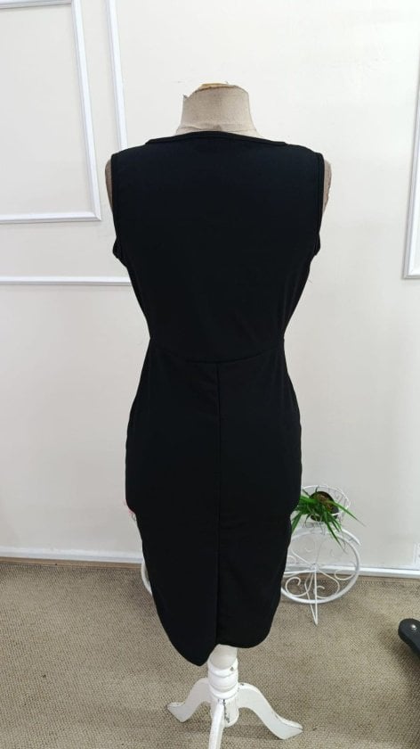 Women's Sleeveless Wrap V-Neck Midi Dress in Black Crepe - Janes - by Peralane - photo 8