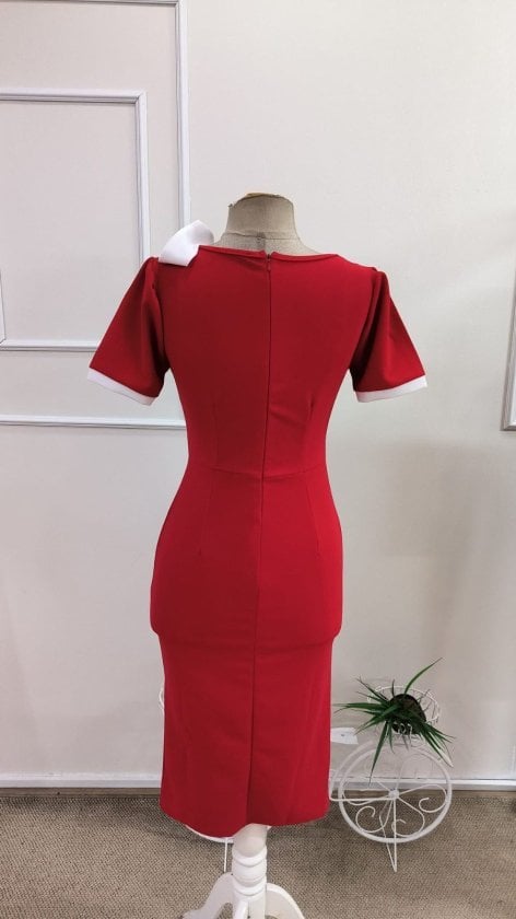 Women's Red Short-Sleeve Crepe Dress with Bow Collar - Janes - by Peralane - photo 7