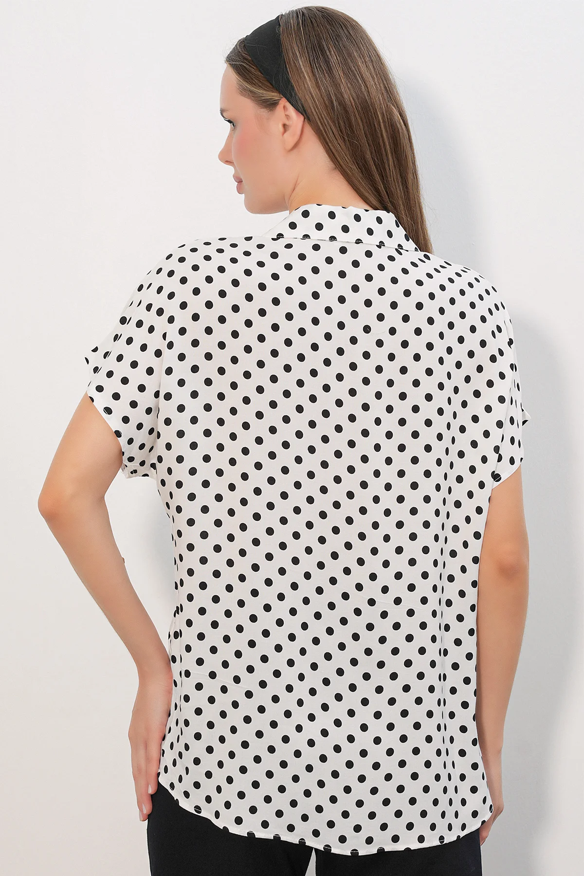 Women's White Polka Dot Short-Sleeved Shirt and Black Shorts Set - Bigdart - by Peralane - photo 4