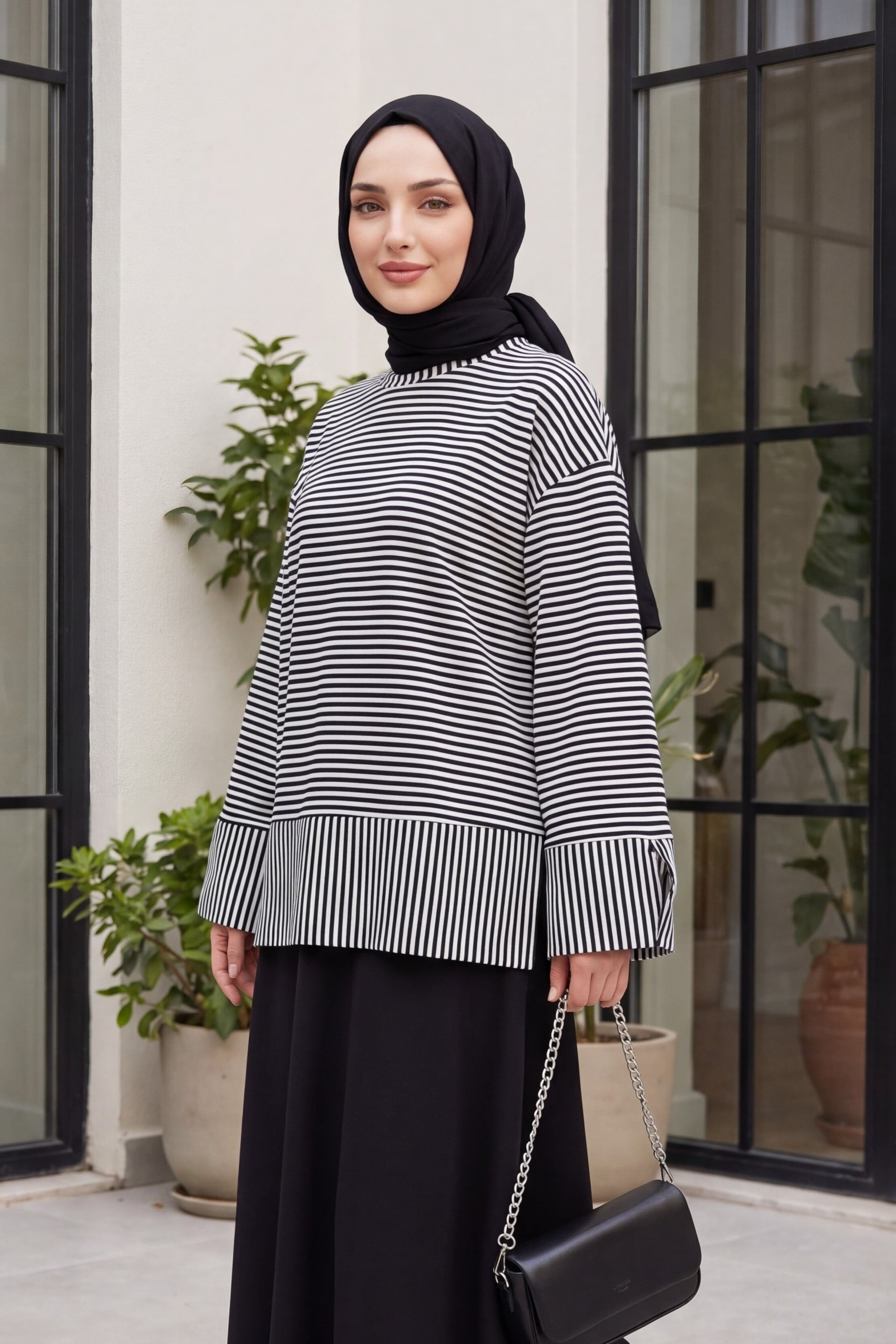 Crew Neck Slit Striped Viscose Sweatshirt - Black - Podyumplus - by Peralane