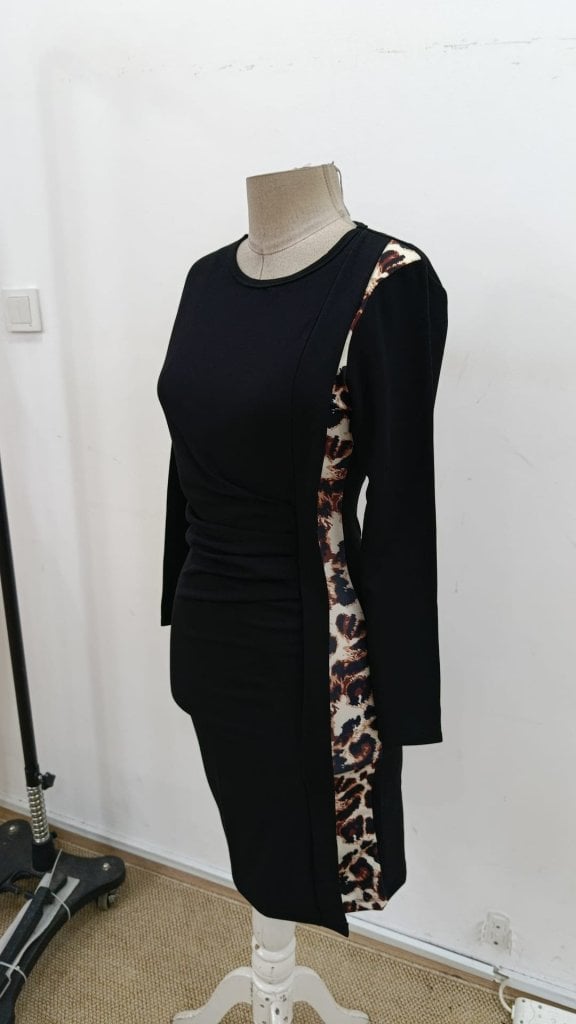 Women's Long-Sleeved Black Midi Dress with Leopard Print Side Panel - Janes - by Peralane - photo 8
