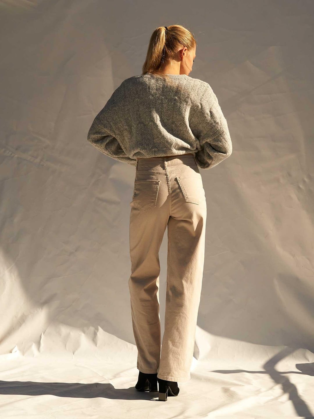 Light Grey Cable Knit Sweater - Lefon - by Peralane - photo 3