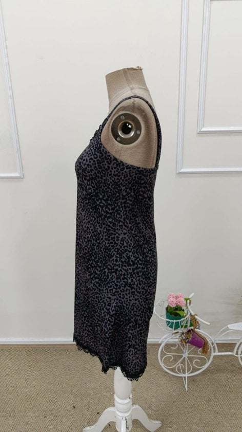 Women's Sleeveless V-Neck Lace Trim Leopard Print Slip Dress - Janes - by Peralane - photo 7