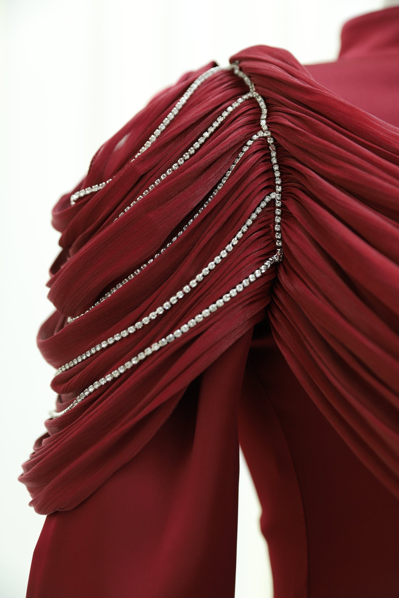 Burgundy Satin Evening Dress with Stone-Embellished Shoulders and Pleated Detail - Podyumplus - by Peralane - photo 7