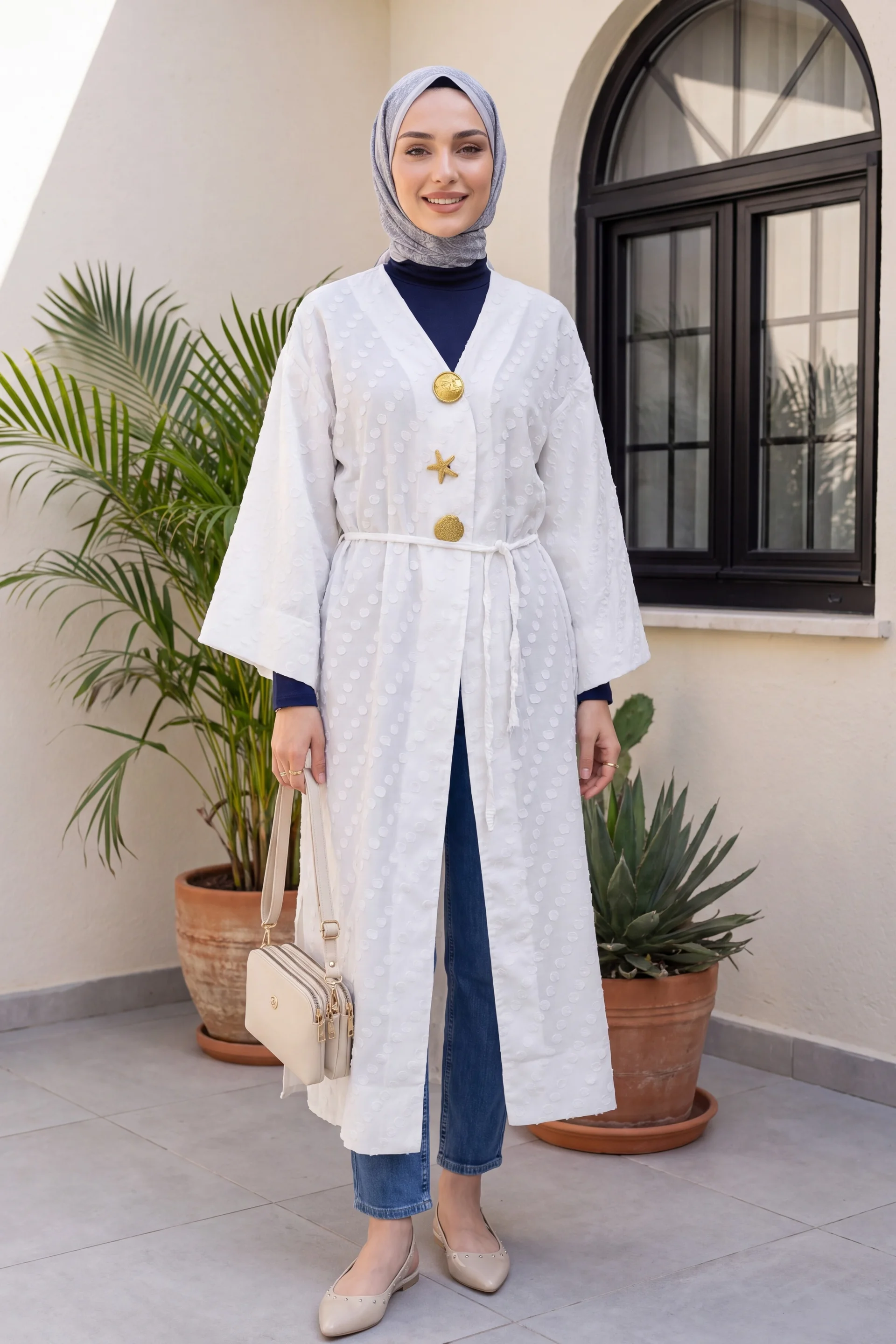White Jacquard Kimono with Brooch Detail and Side Slits - Podyumplus - by Peralane - photo 2