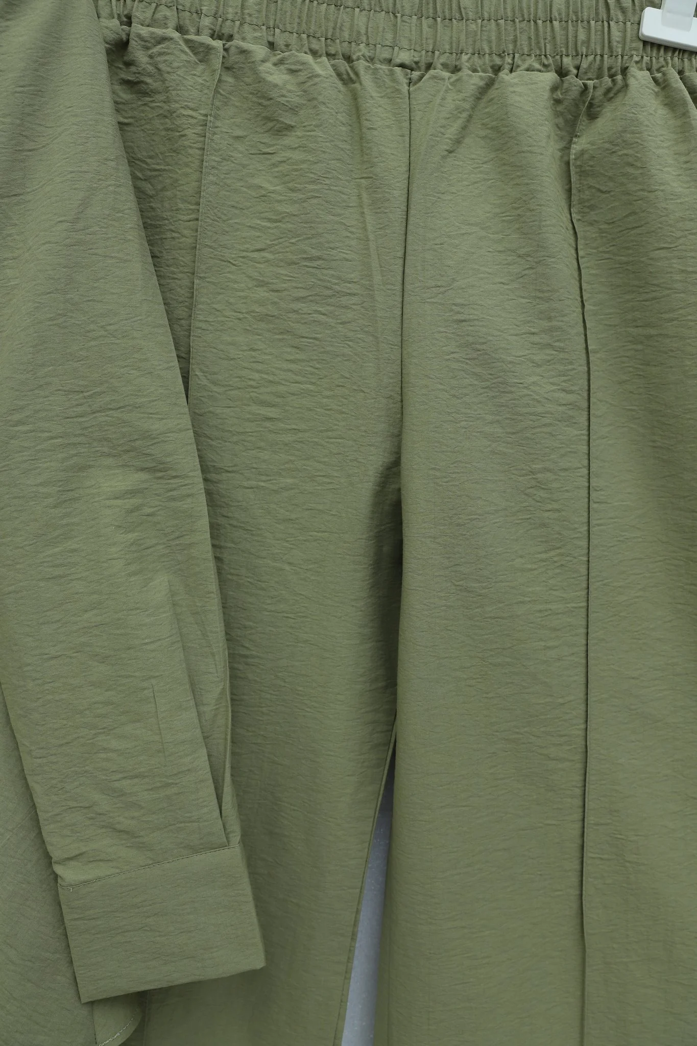 Belted Bow Detail Cupro Two-Piece Set with Trousers - Olive Green - Podyumplus - by Peralane - photo 5