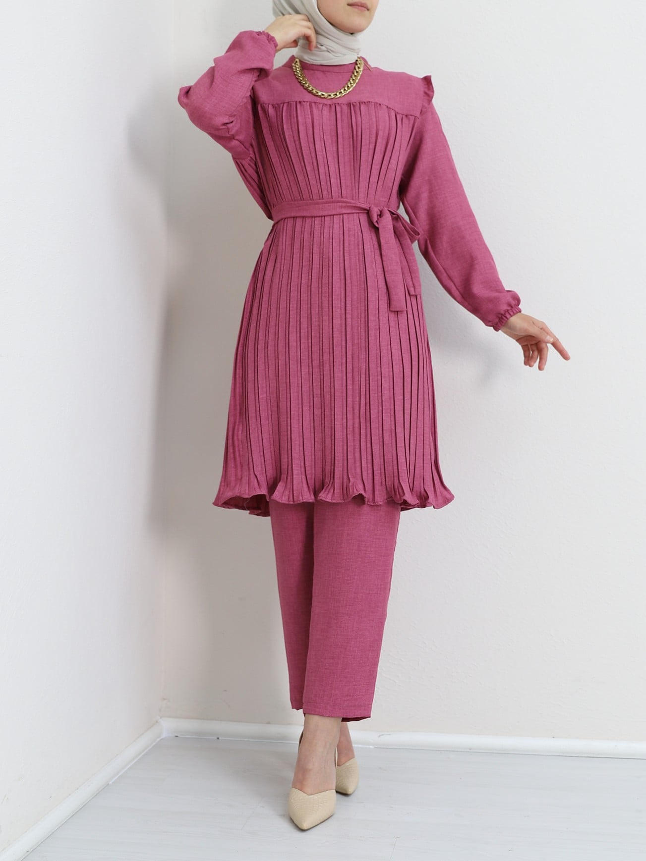 Two-Piece Pleated Tunic and Trousers Set in Fuchsia Pink - Podyumplus - by Peralane - photo 2