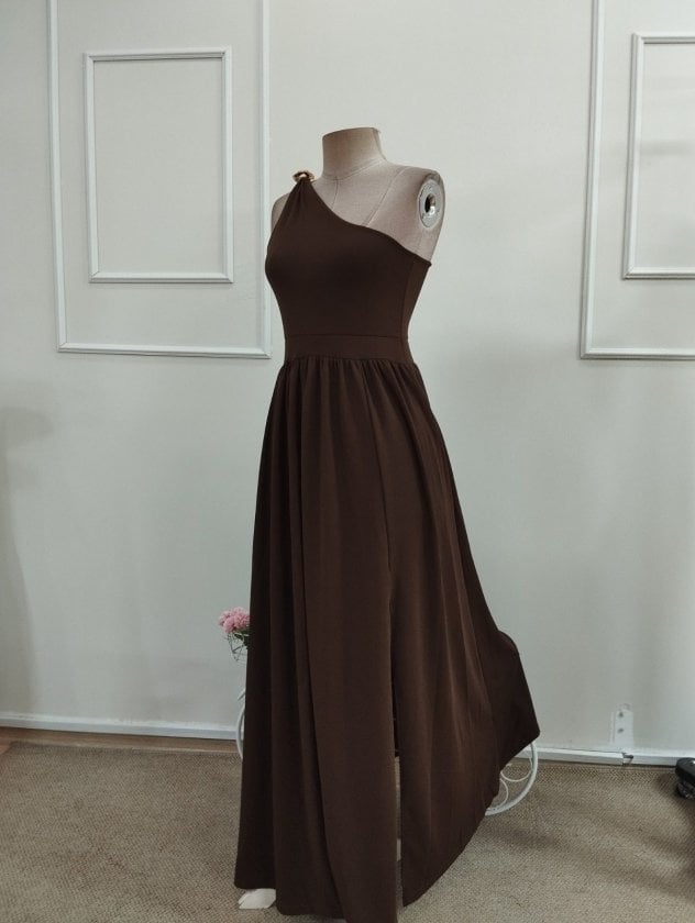 Women's One-Shoulder Maxi Dress with Gold-Tone Strap Detail and Side Slit - Janes - by Peralane - photo 7