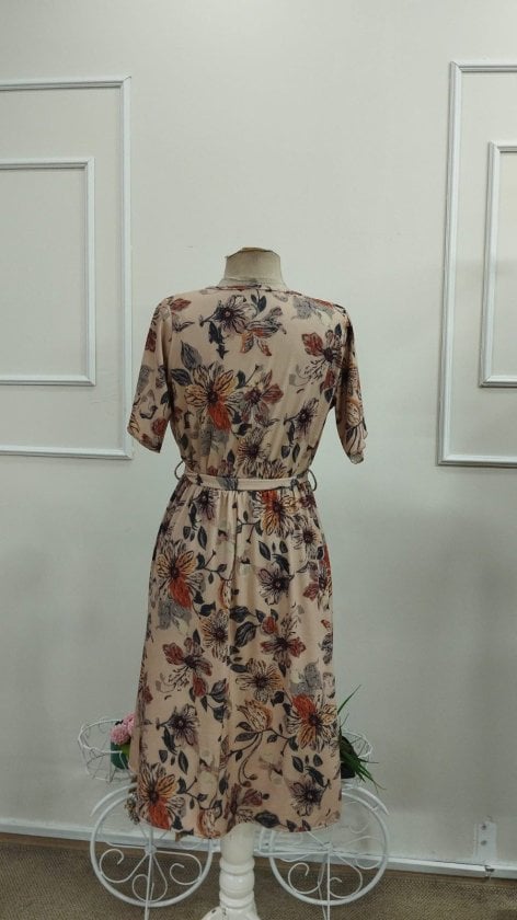 Women's Short Sleeve Wrap Midi Dress with Floral Print - Janes - by Peralane - photo 9