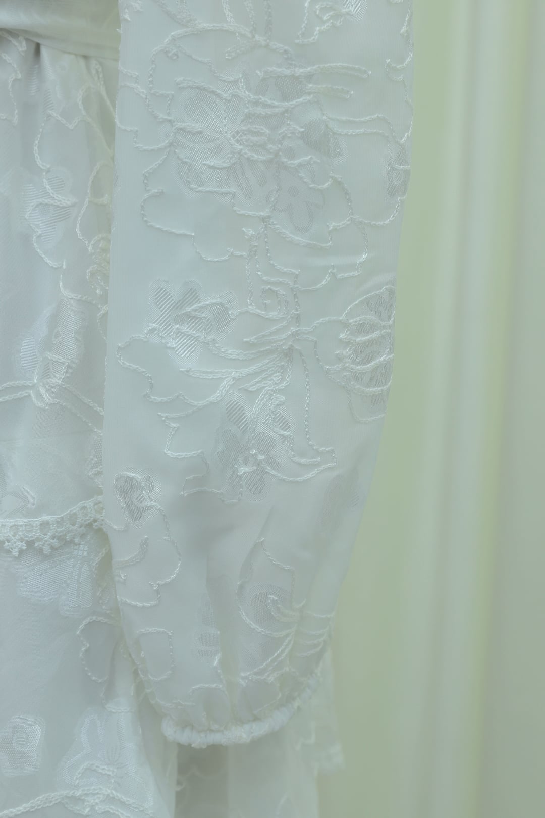 White Button-Front Tiered Chiffon Maxi Dress with Belt - Podyumplus - by Peralane - photo 8