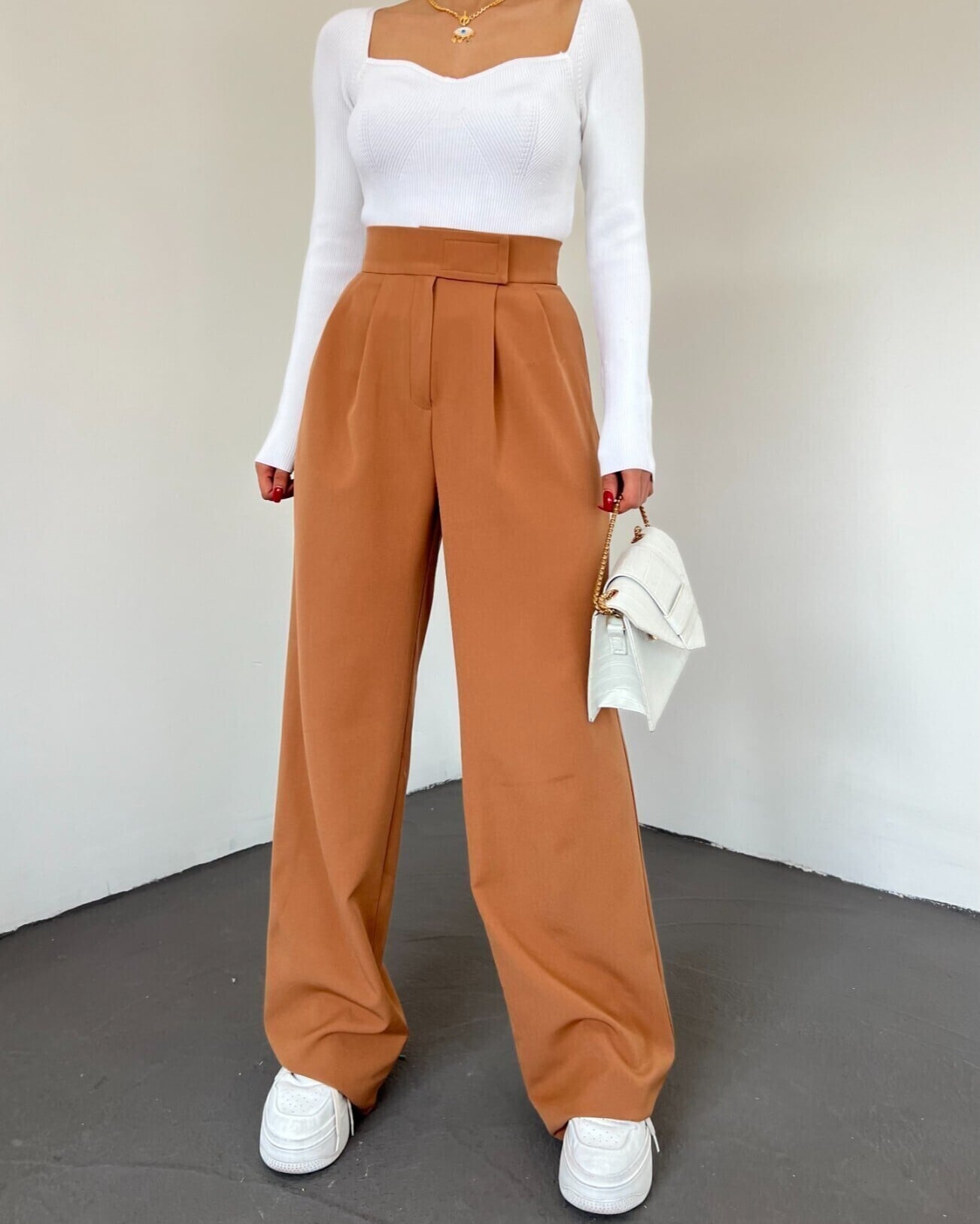Pleated Wide-Leg Trousers with Belt in Tan - Podyumplus - by Peralane