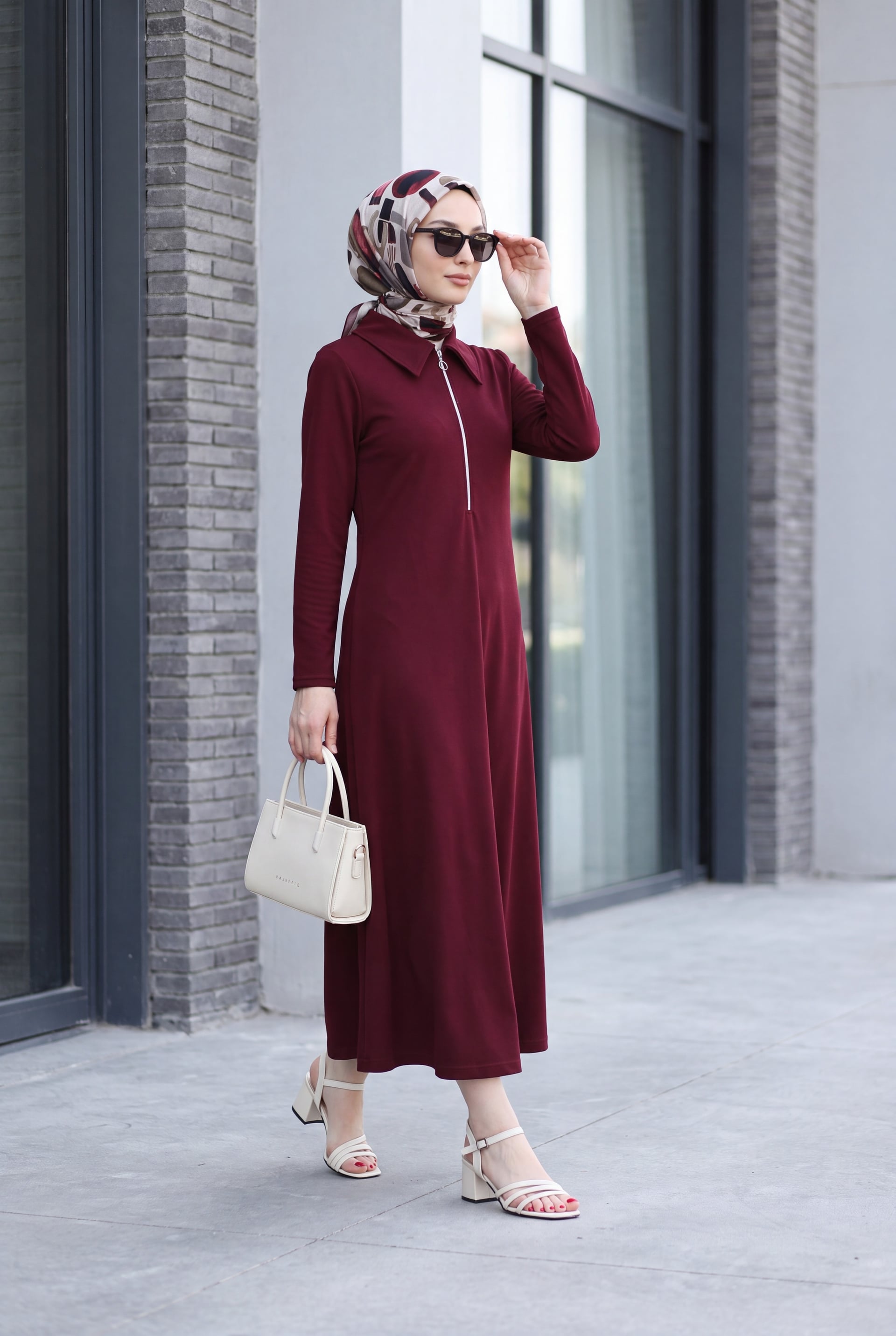 Women's Long Dress with Half Zip and Collar - Burgundy - Podyumplus - by Peralane - photo 2