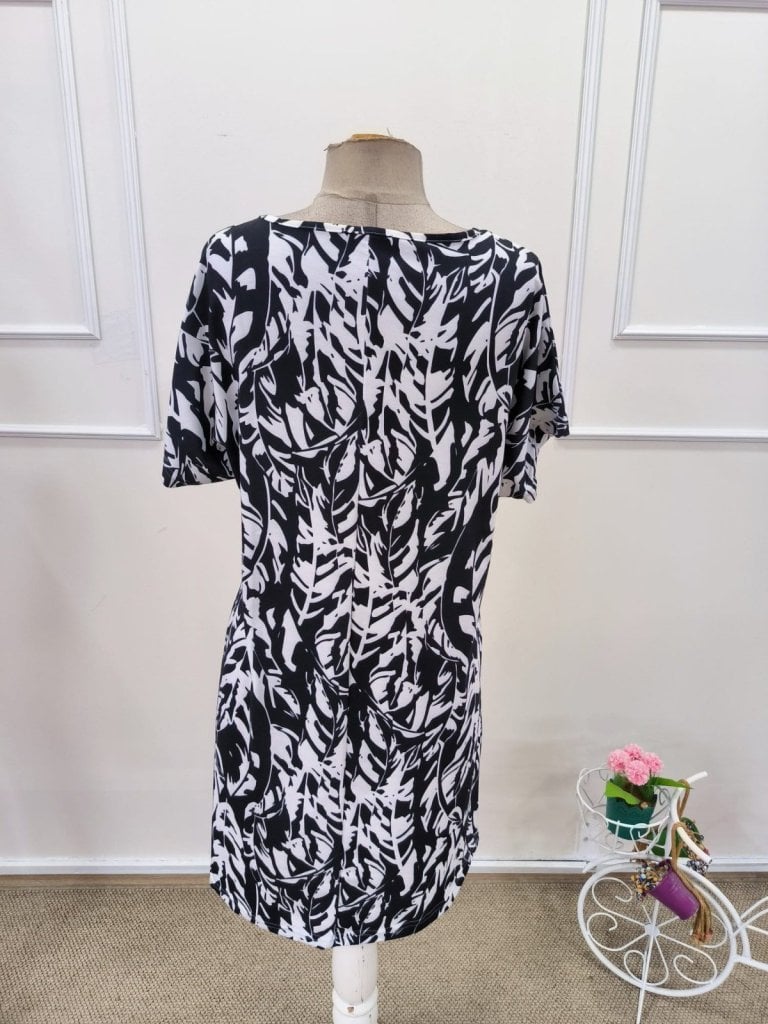 Women's Short Batwing Sleeve V-Neck Patterned Suprem Short Dress - Janes - by Peralane - photo 5