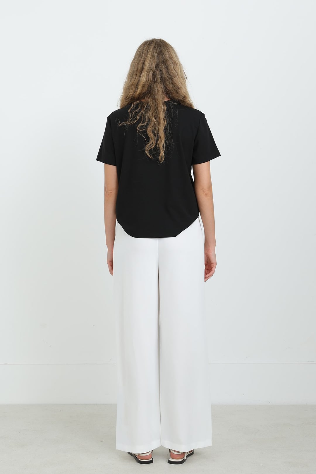 Women's Wide-Leg High-Waist Trousers in Ecru - Puane - by Peralane - photo 4
