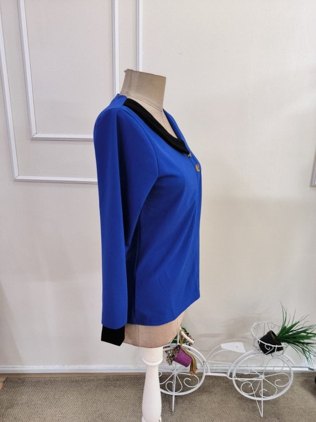 Women's Long-Sleeved Asymmetric Neckline Crepe Blouse with Buttons - Janes - by Peralane - photo 6