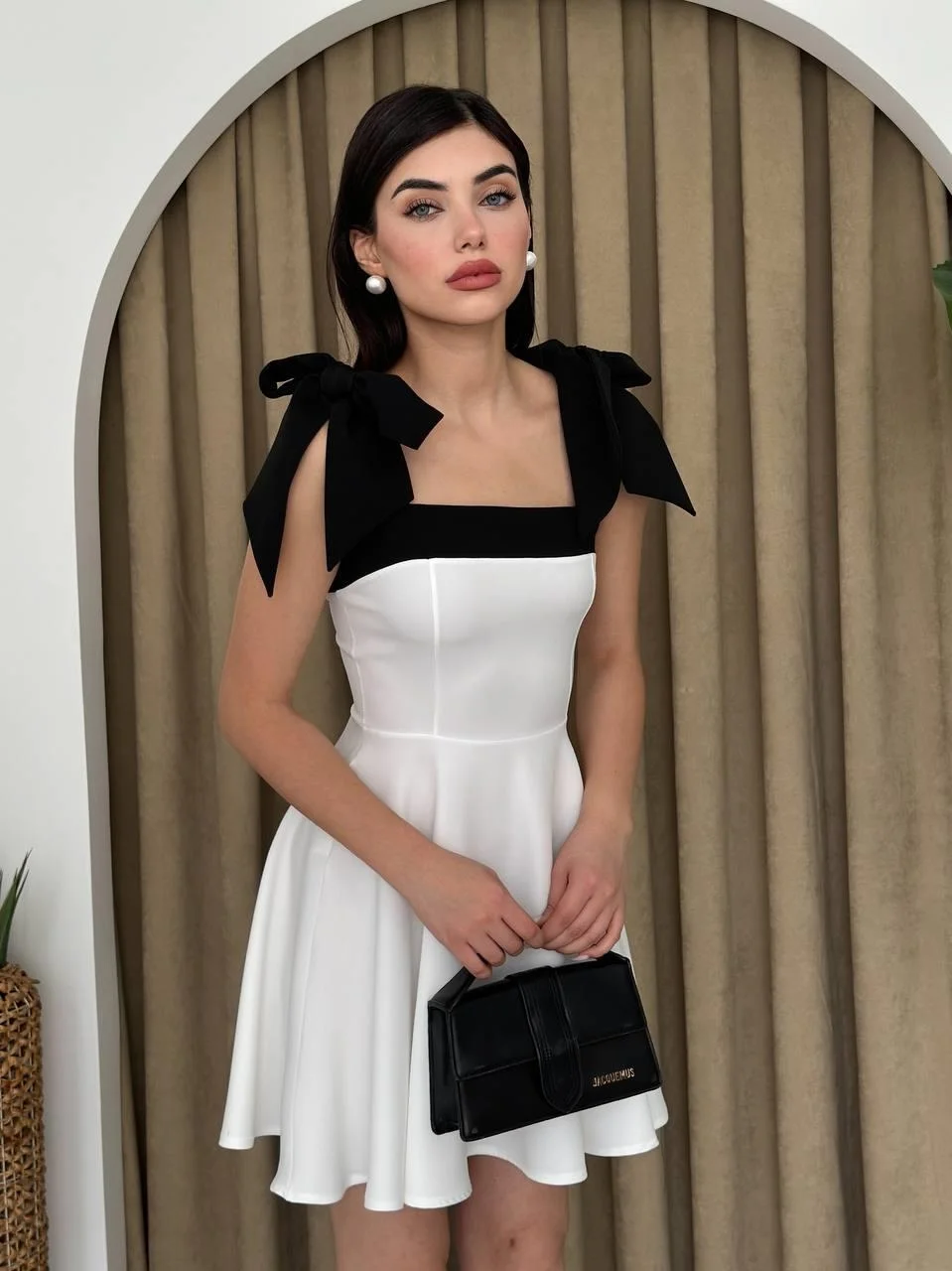 White Poplin Dress with Black Square Neckline and Bow Straps - Etika - by Peralane