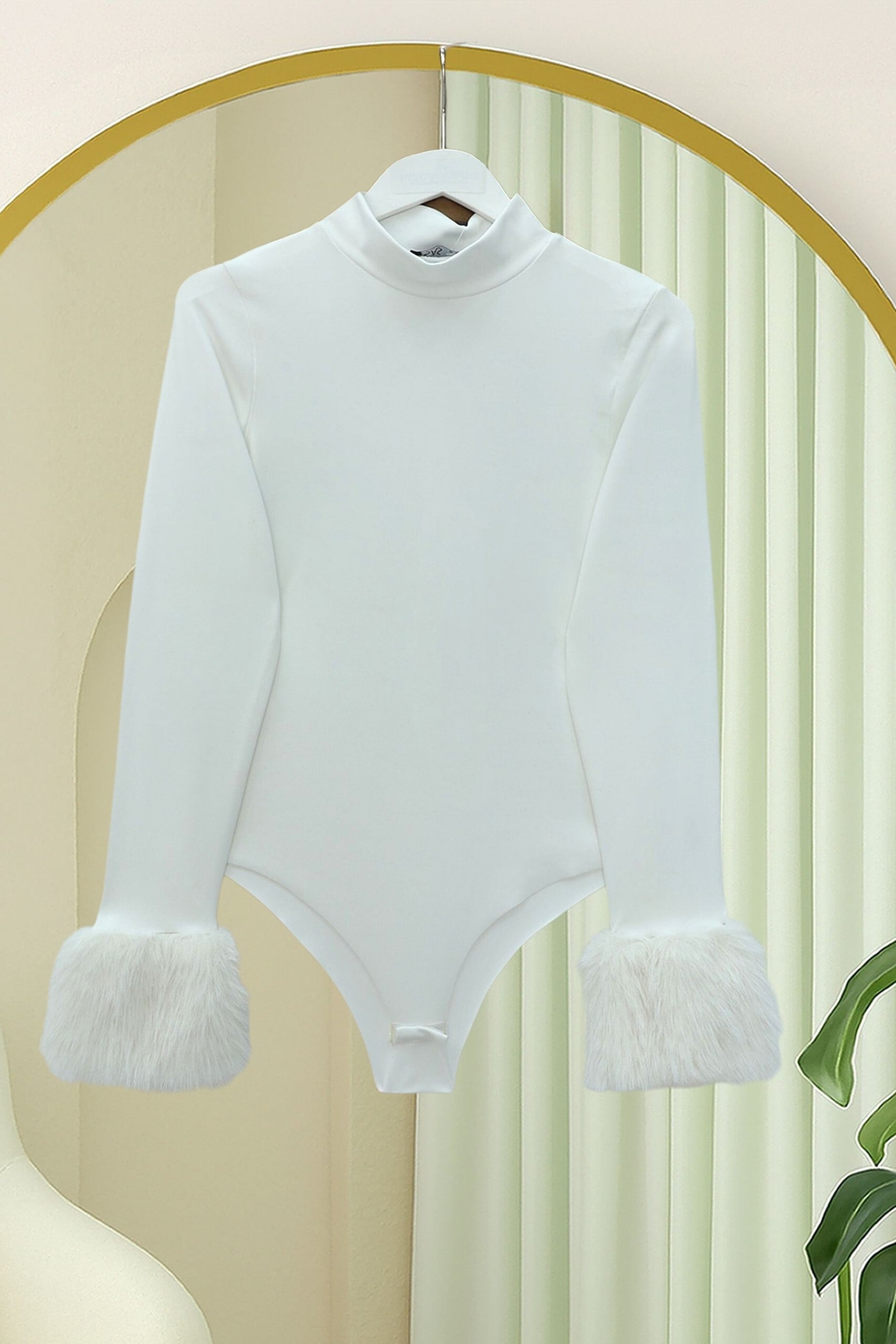 White Long-Sleeve Ribbed Knit Top with Faux Fur Trim and High Neckline - Podyumplus - by Peralane - photo 3
